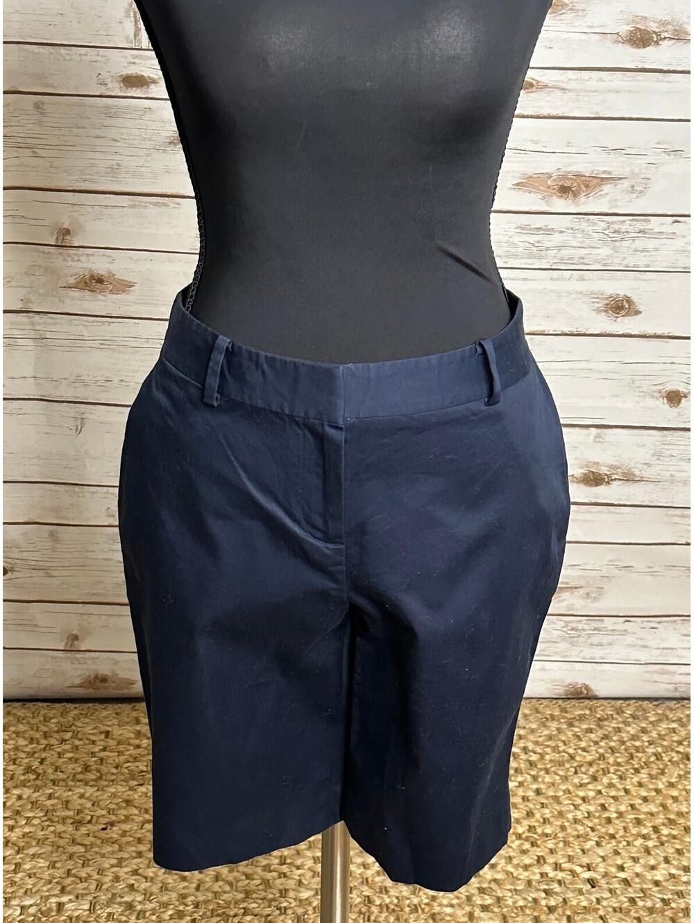 Brooks Brothers navy tailored cotton bermuda shorts 4P quiet luxury old money